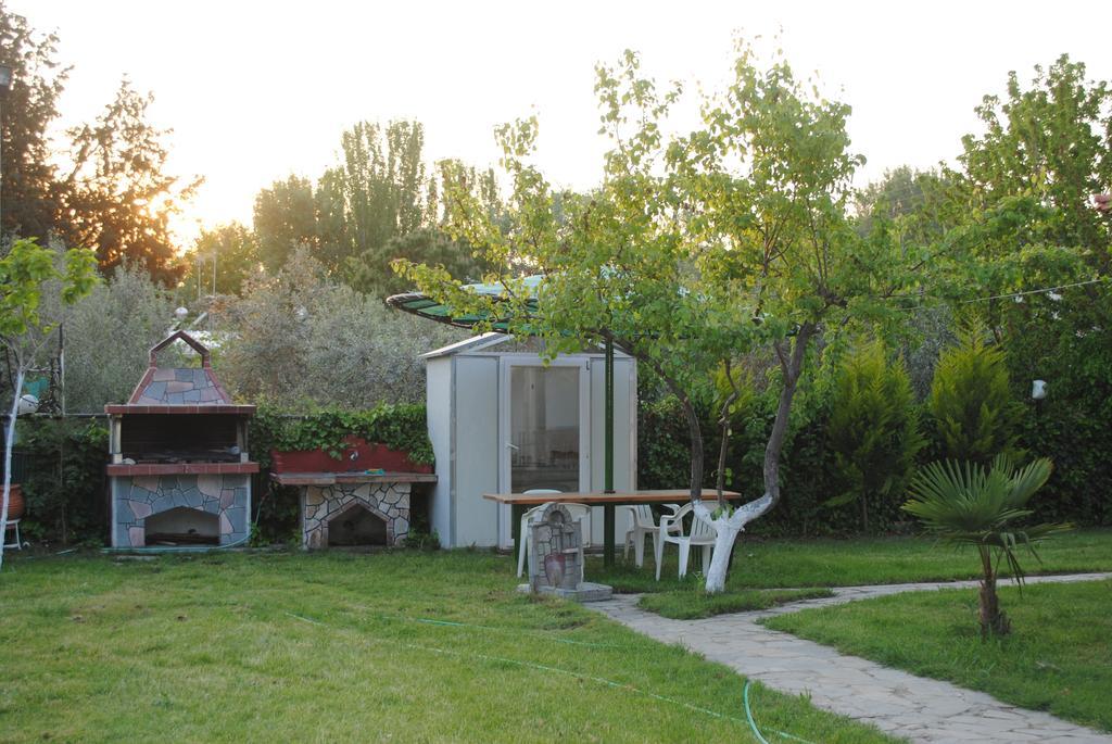 Fernando Hotel Ofrinion Exterior photo