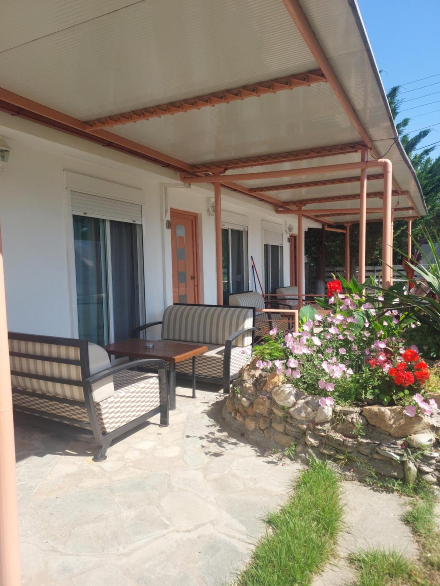 Fernando Hotel Ofrinion Exterior photo