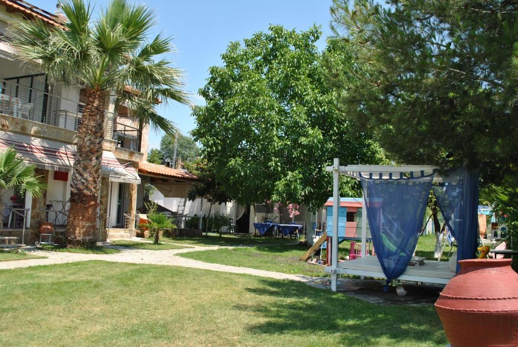 Fernando Hotel Ofrinion Exterior photo